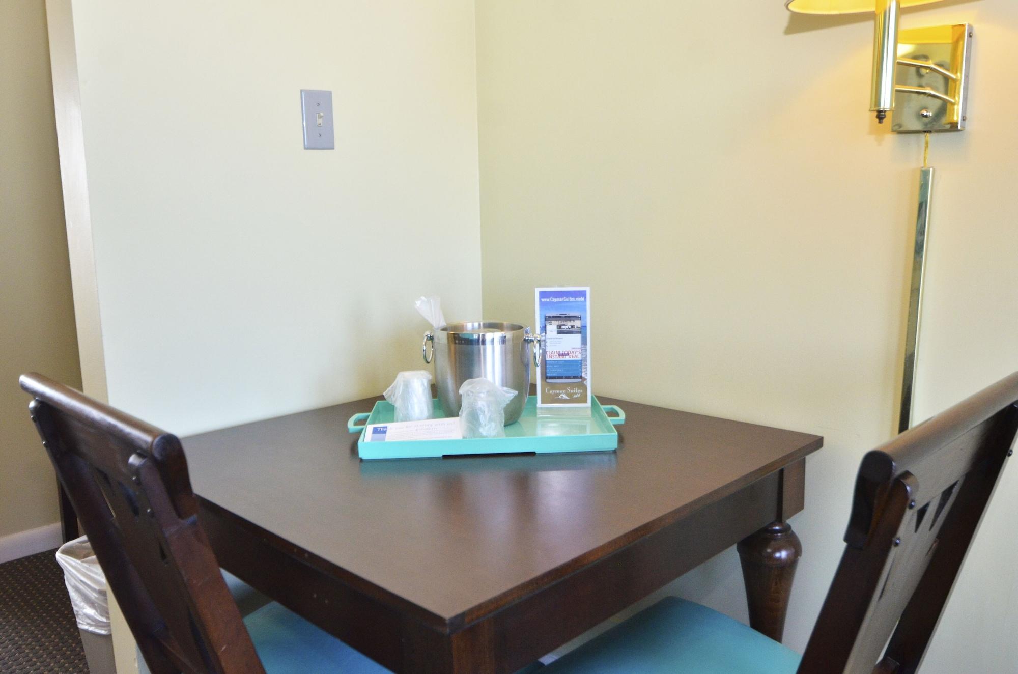 Cayman Suites Hotel Ocean City Exteriör bild